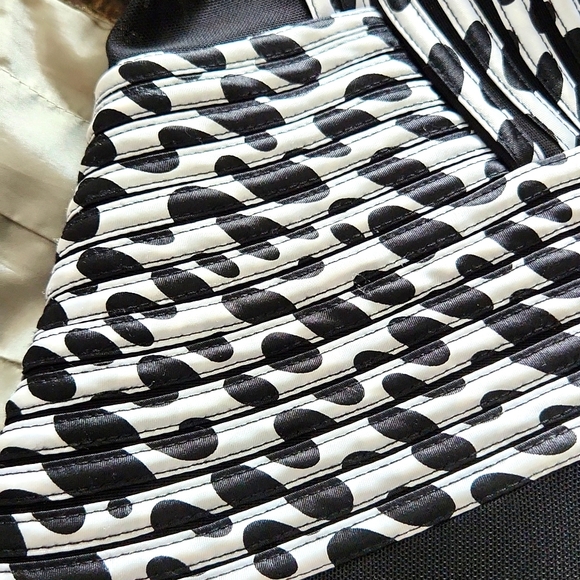 Size 10 J S Collections black and white sheer fabric dress with padded bra. - Picture 5 of 6